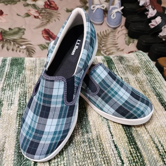 #259 L.L.Bean- Cute! Assorted Sneakers & Slip-On Shoes Sizes Below. - Picture 2 of 11